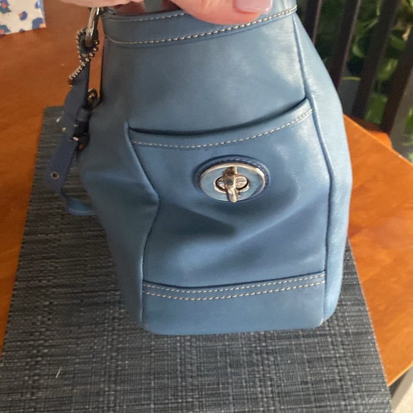 Coach shoulder bag - Picture 4 of 7